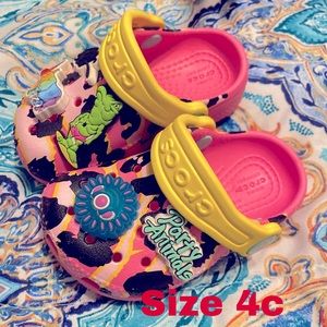 Size 4 girls comes with charms one lights up